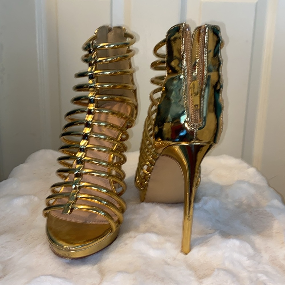 Sexy gold heels - Picture 5 of 8